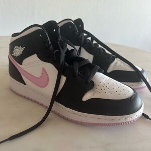 Jordan 1 Mid White Black Light Arctic Pink excellent condition US size 7Y